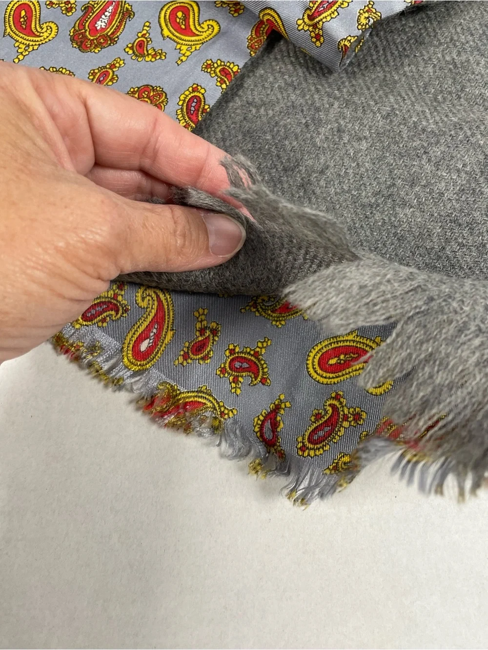 Vintage Mid-Century Reversible Silk & Zephyr Wool Men's Scarf – Gray Paisley